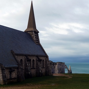 Chapelle et rocher d'Etretat - France  - collection de photos clin d'oeil, catégorie paysages